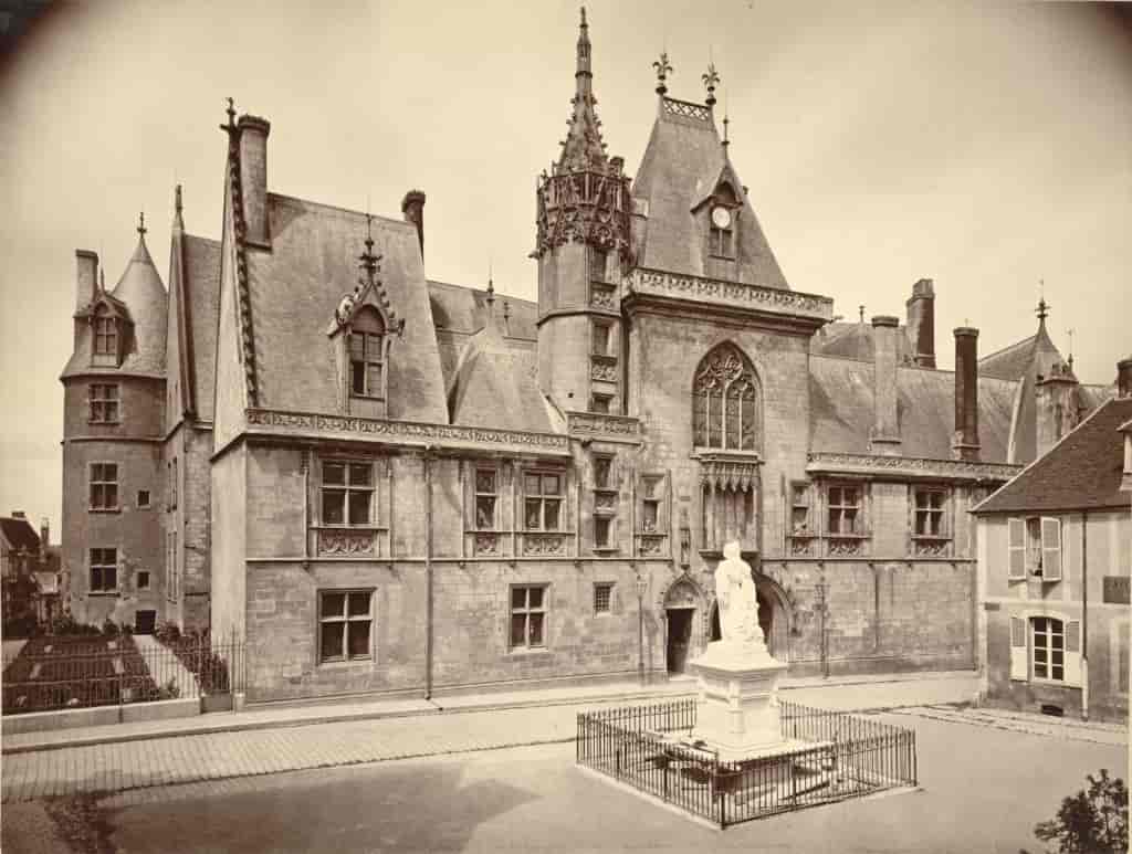 Ældre fotografi af Jacques Coeur-palæet i Bourges
