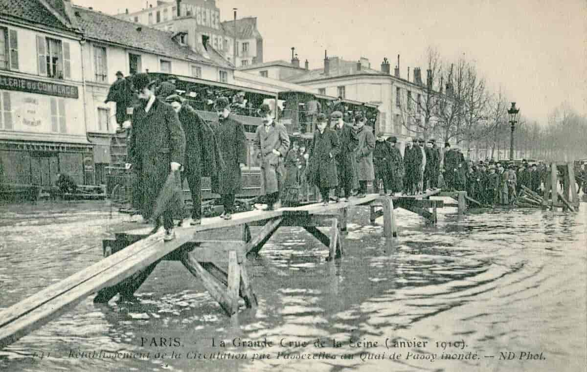 En passage under oversvømmelsen i 1910
