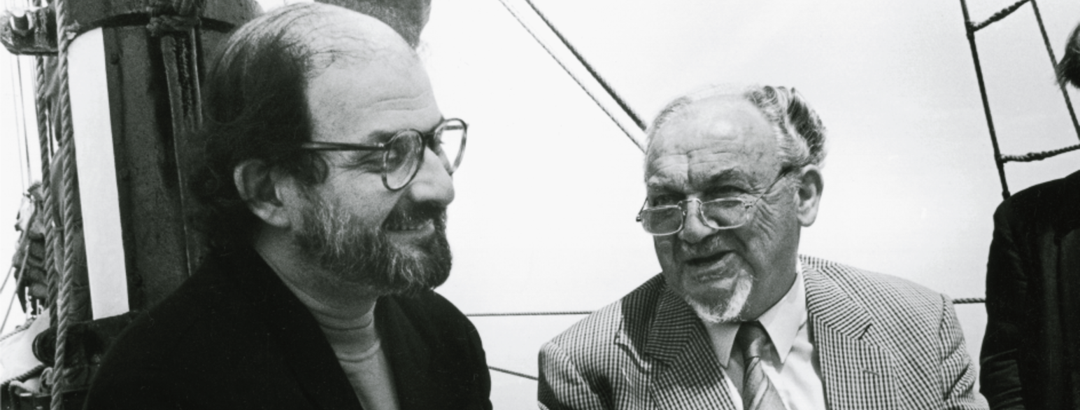I 1992 kom Salman Rushdie hemmeligt på besøg i Danmark, hvor han mødtes med blandt andre den forhenværende statsminister Anker Jørgensen på et skib i Øresund.