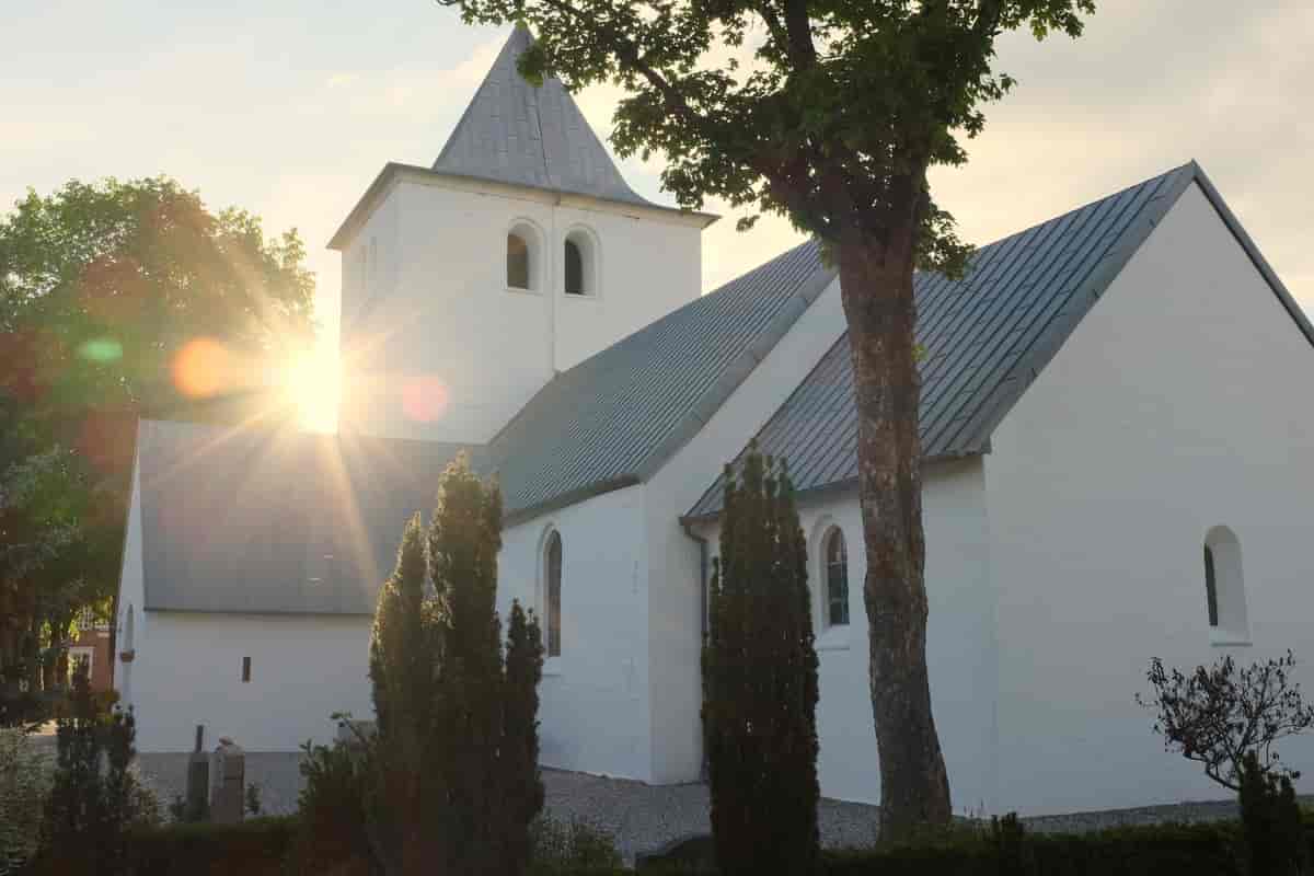 Brande Kirke, 7330 Brande