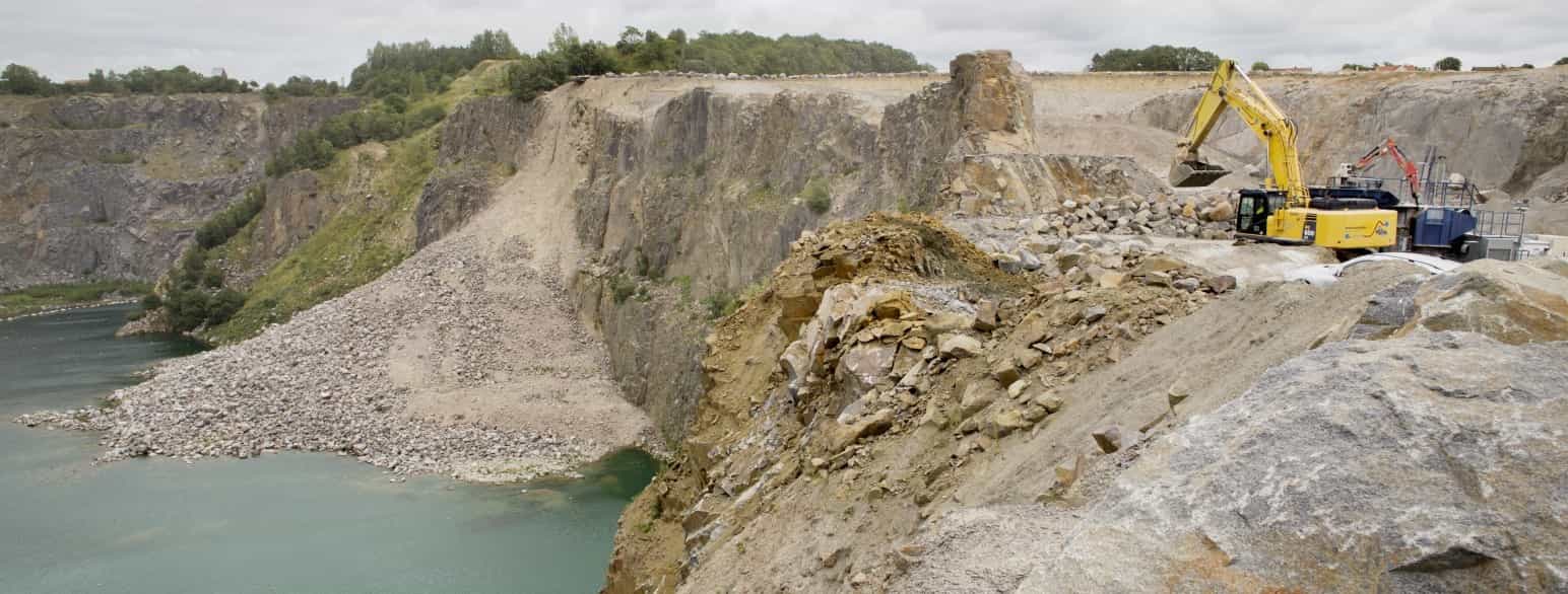 Granit brydes øst for Rønne på Snorrebakken