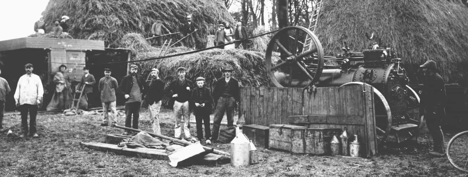 Landarbejdere på Mørkhøjgård i 1907