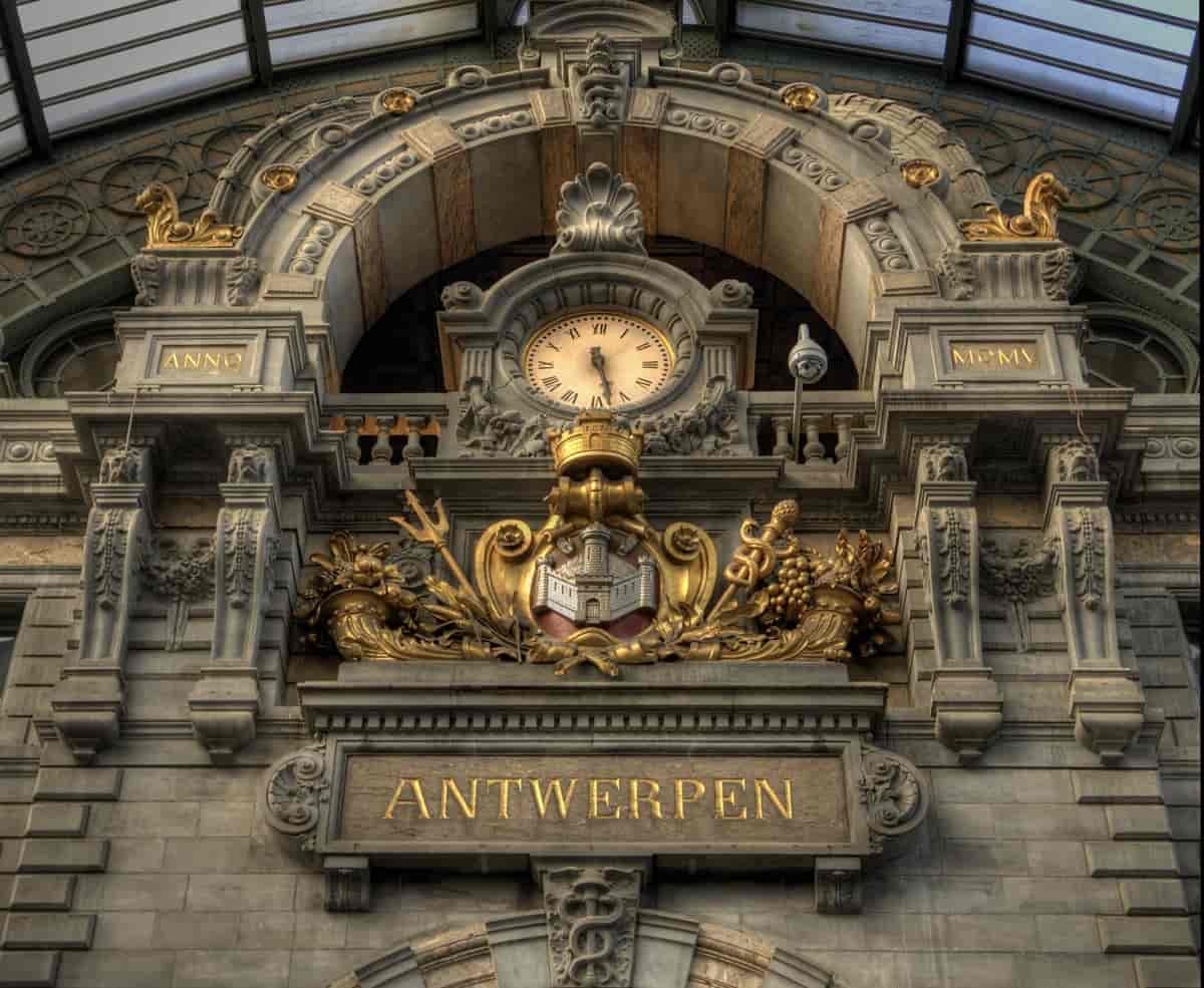 Banegården i Antwerpen.