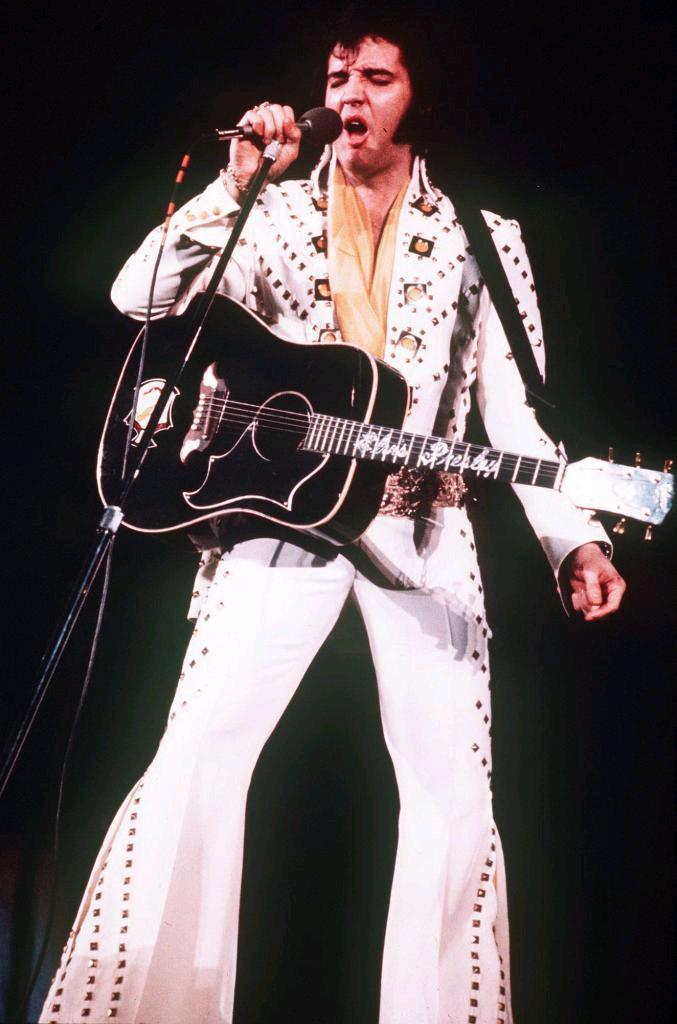 Elvis (1935-1977) - Amerikansk sanger - lex.dk
